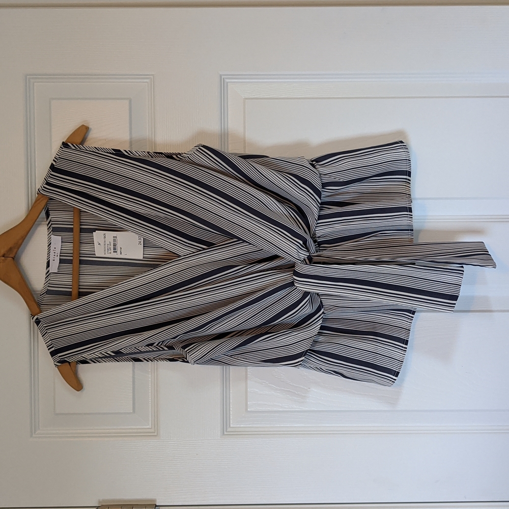 5 FOR $25 NWT Elodie sleeveless striped blouse size L
